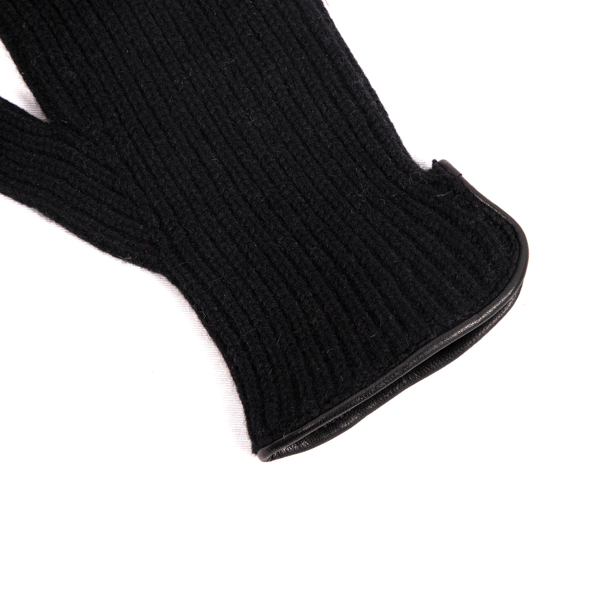 Men's natural cashmere gloves with side opening and chrome-free leather piping