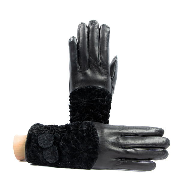 Guanti in nappa nera con ricamo floreale custom