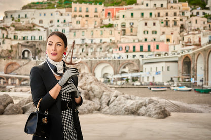 Women's nappa leather and Holland&Sherry wool gloves with button closure and cashmere lined