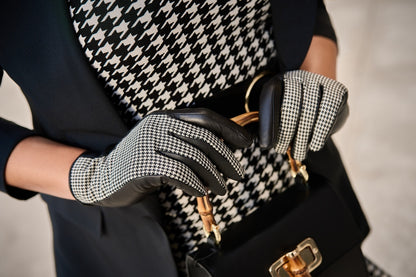 Women's nappa leather and Holland&Sherry wool gloves with button closure and cashmere lined
