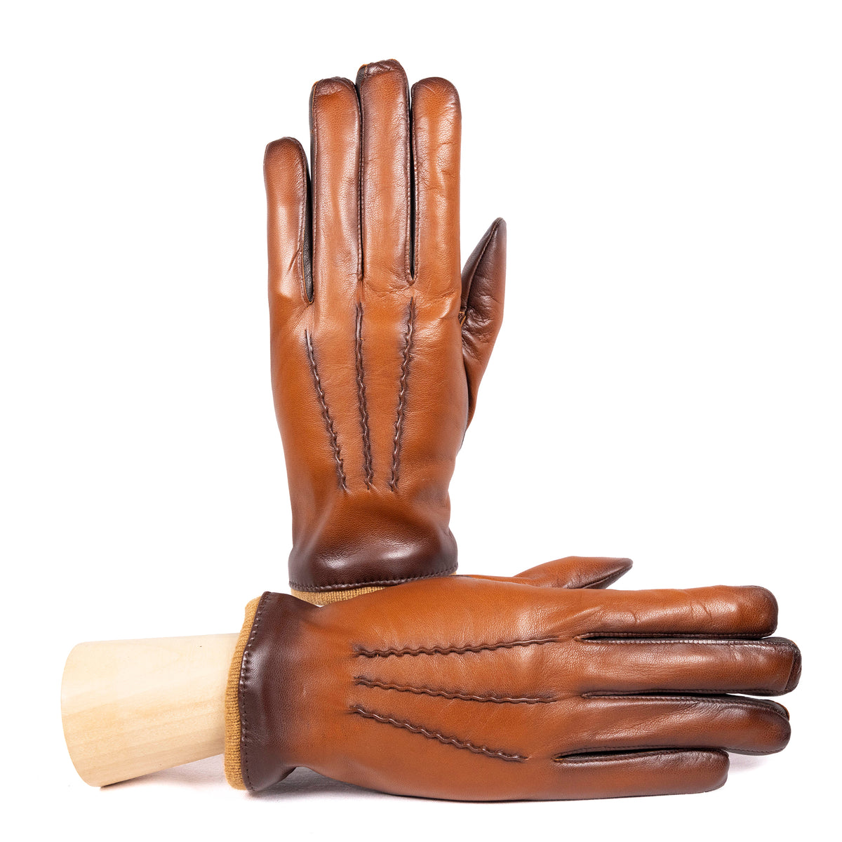 Men's vintage style leather gloves in rich brown, showcasing expert stitching and premium Italian craftsmanship.